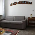Pin E Cele