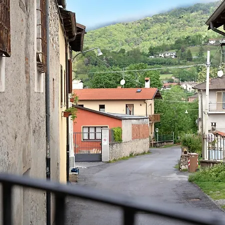 Pin E Cele Casa de Férias *